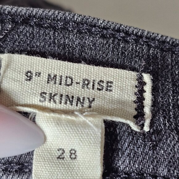 Madewell 9" Mid-Rise Skinny Jeans Raw Hem Dark Wash Denim Black Women 28 - Picture 5 of 12